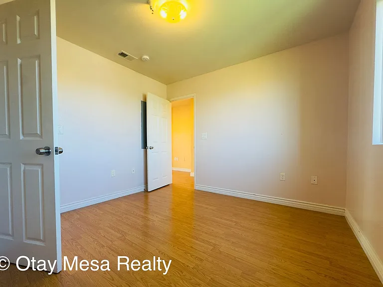 1061 Saturn Blvd — Photo 9