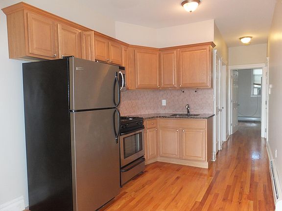 4th image of 364 7th St APT 5