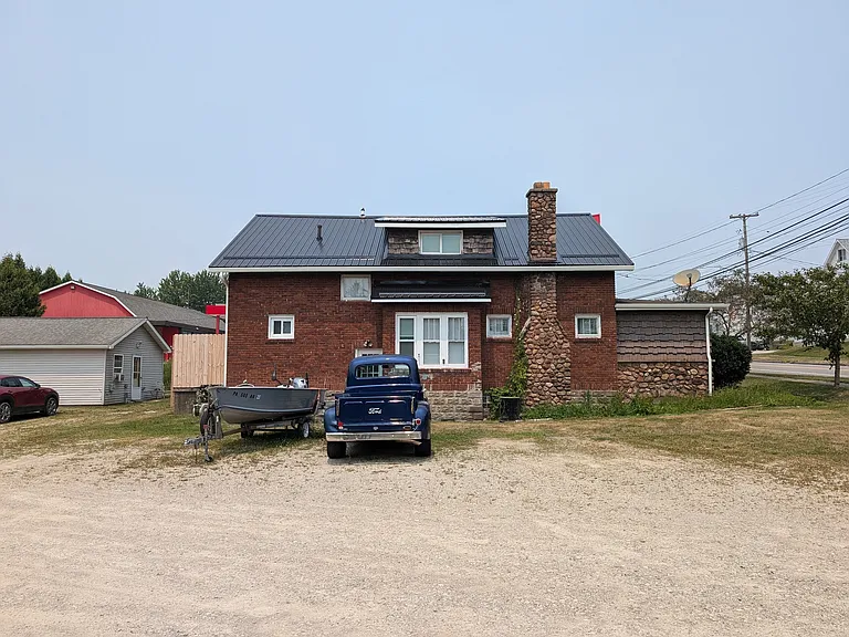 9046 Main St — Photo 4