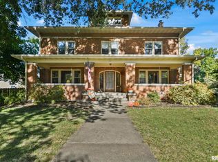 104 Tremont St, Lincoln, IL