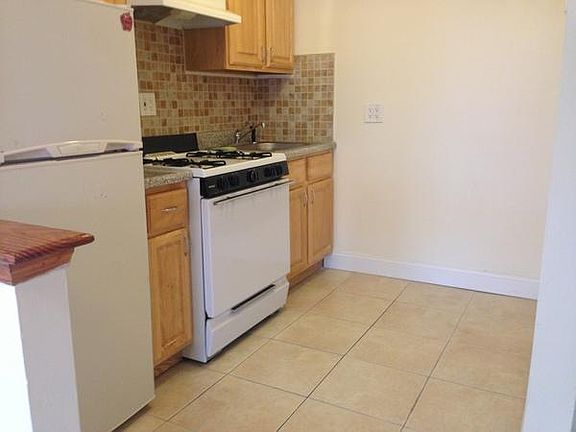 4th image of 202 Saratoga Ave