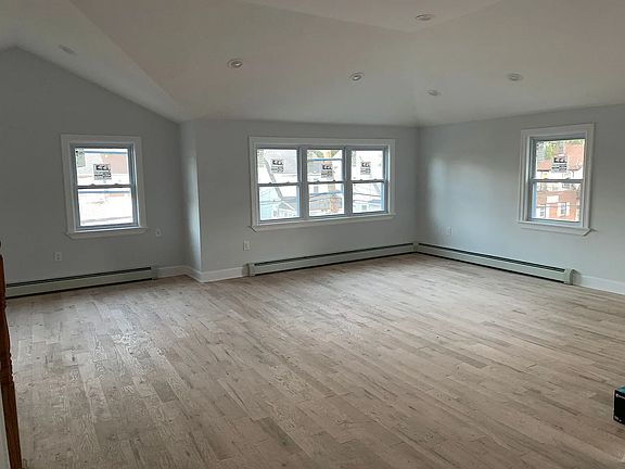 3rd image of 105-18 188th St #1