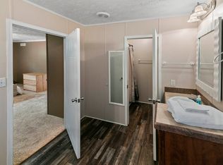 1019 Milldale Square Rd, Dandridge, TN 37725