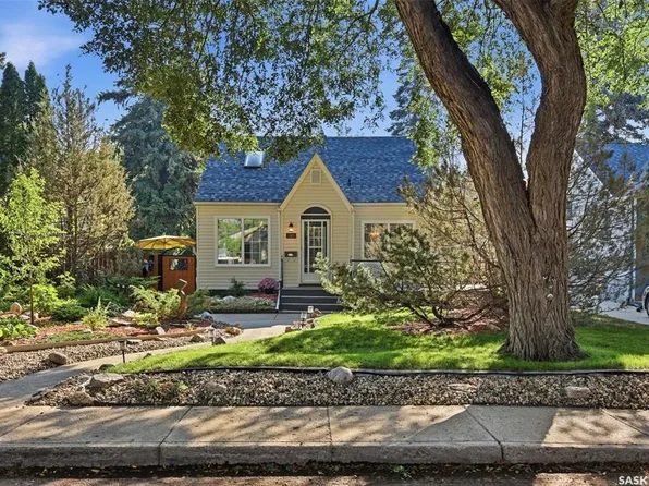 1305 Cairns AVENUE, Saskatoon, SK S7H 2H3