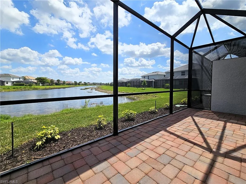 2 bed, 2.0 bath, 1564 sqft, $2,495 — Photo 2