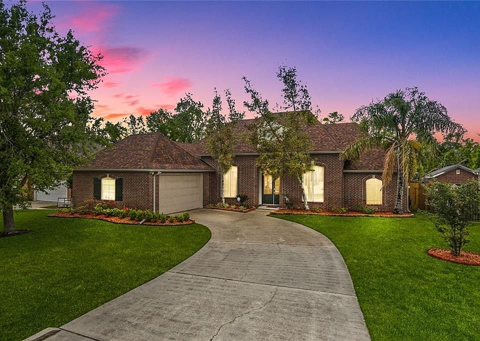 1st image of 236 Riverwood Dr