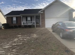 1441 Avoncroft Dr, Fayetteville, NC 28306