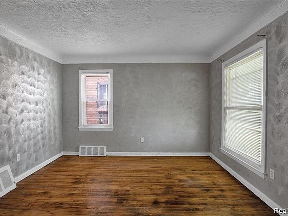 4th image of 14825 Ohio St