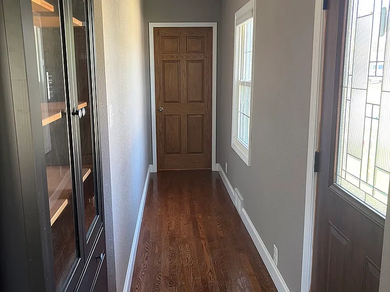 1708 Hawthorne Ave — Photo 6
