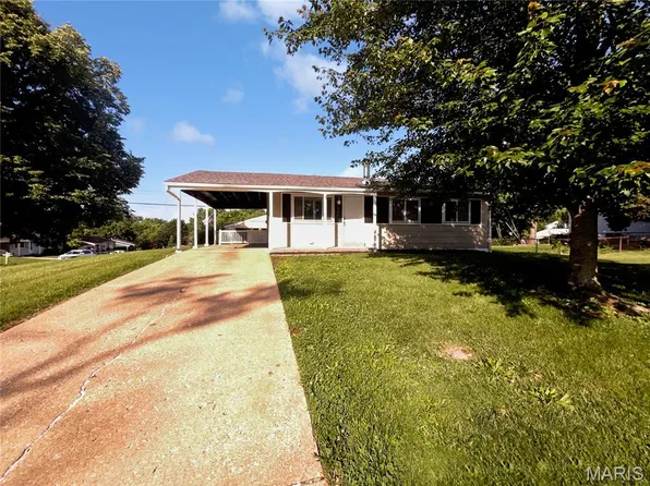 1726 Leaf Crest Dr, Hazelwood, MO 63042