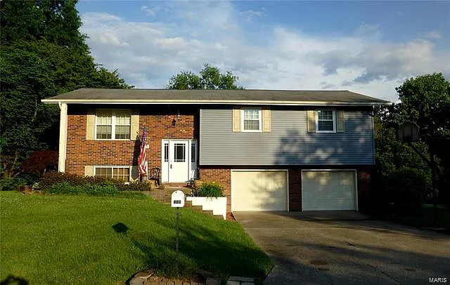 318 Chesapeake Ln photo 1