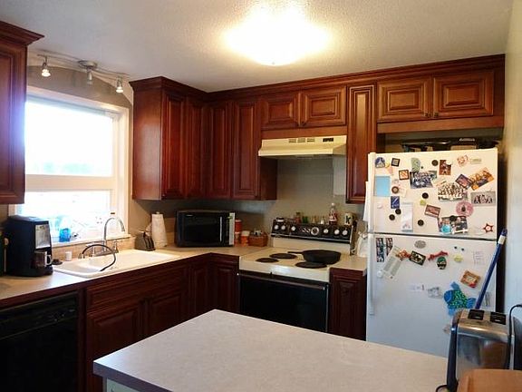Kitchen photo 1