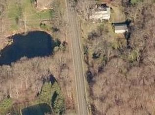 410 Flanders Rd, Woodbury, CT 06798