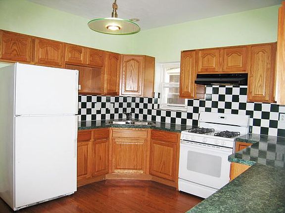 3rd image of 3034 N Troy St #1