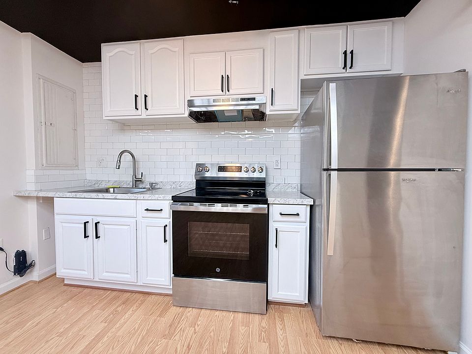 1st image of 48 Hunting Creek Ln