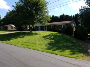 2147 Derby St, Hickory, NC 28602