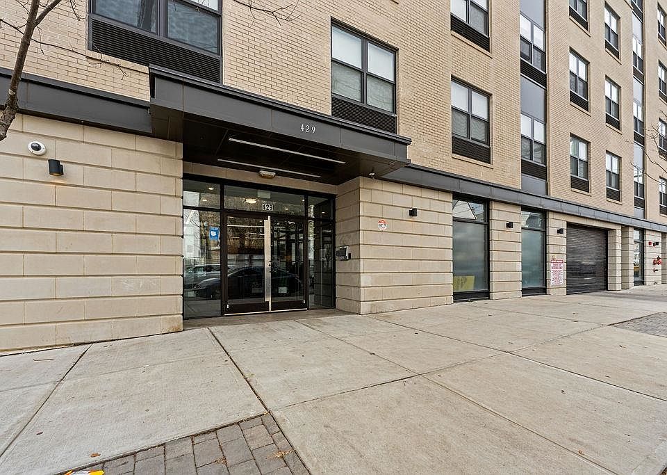 1st image of 429 Bergen Ave Unit 305
