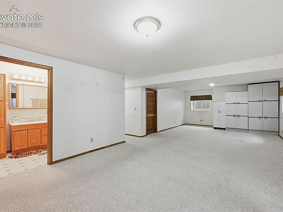 3rd image of 4865 Braddock Dr