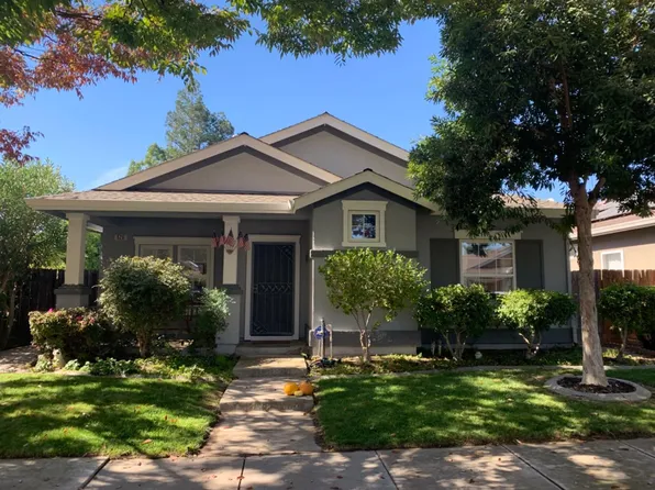 526 Peachcrest Dr, Oakdale, CA 95361