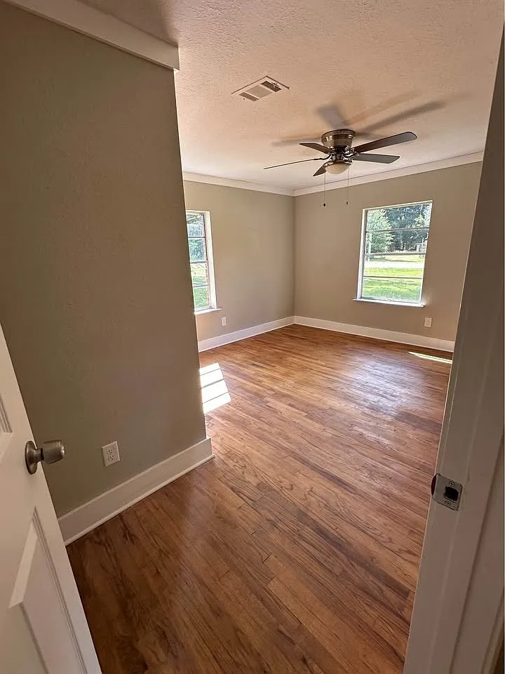 6110 Nashville Ave — Photo 3