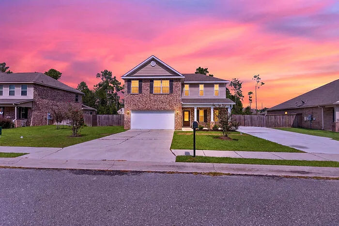 4 bed, 2.5 bath, 2474 sqft, $2,300 — Photo 3