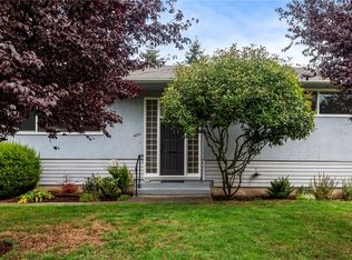 4021 Century Rd, Saanich, BC V8X2E5