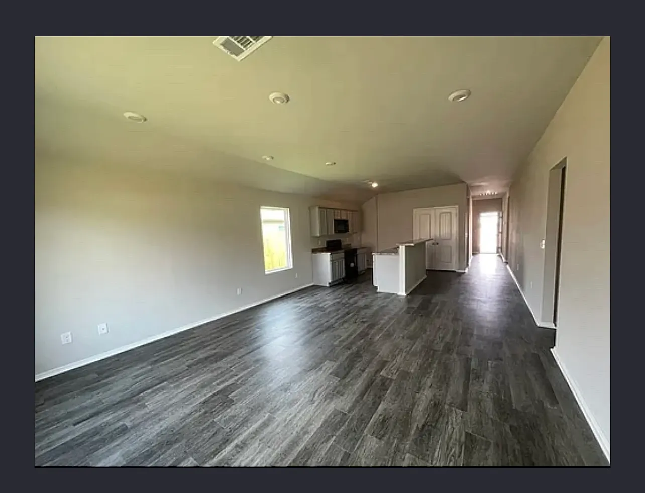 4 bed, 1450 sqft, $1,800 — Photo 3