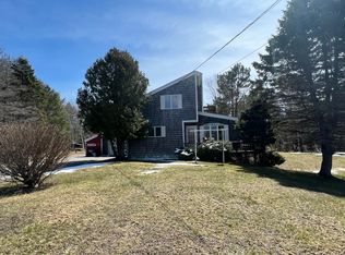 35 Mountain View Ext, Rockland, ME 04841