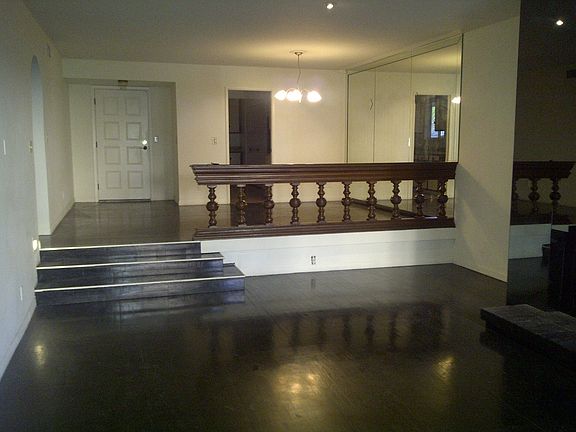 3rd image of 502 N Dodge Blvd