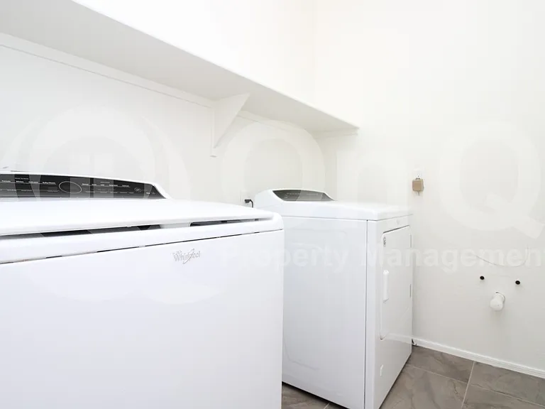 9134 S Roberts Rd — Photo 25