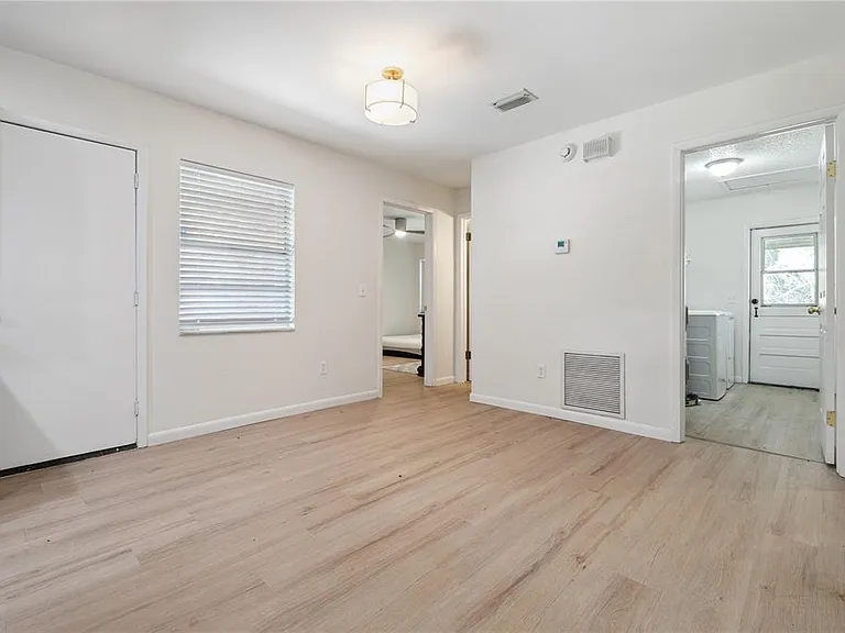 1809 E Knollwood St — Photo 7