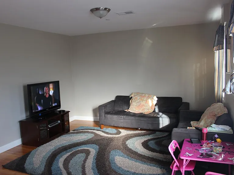 187 Elm St #2 — Photo 1