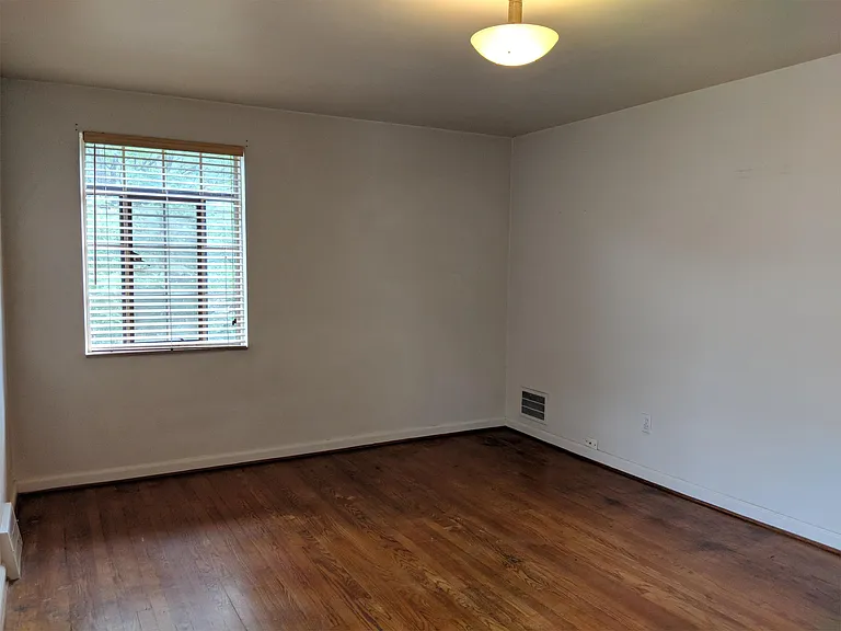 20696 Washtenaw St — Photo 10