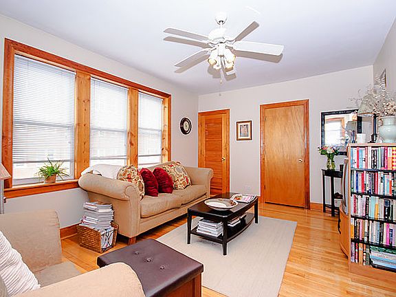 2nd image of 1609 W Ainslie St APT 3