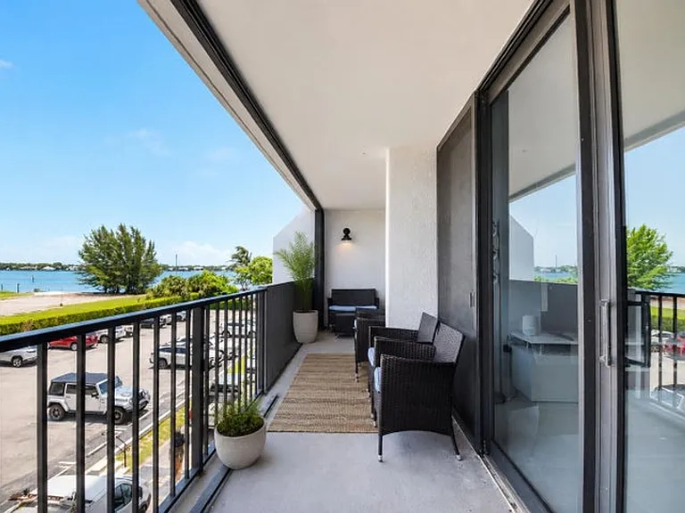 5600 N Flagler Dr #207 — Photo 11