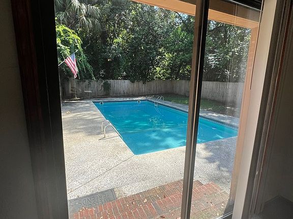 4th image of 2314 W Tennessee St
