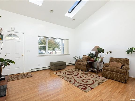 3rd image of 65 Marge Ln