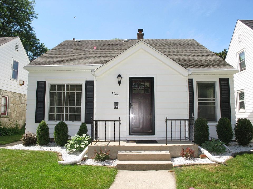 1st image of 8009 W Lorraine Pl