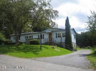 18 Overlook Ter, Adams, MA 01220