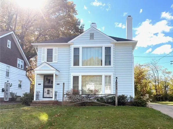935 Ravine Dr, Cleveland Heights, OH 44112