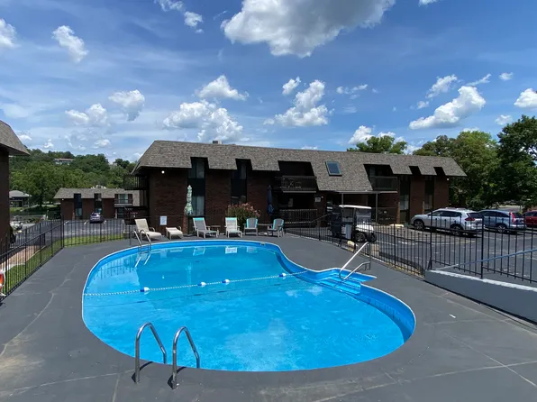130 Wilshire Drive #32, Hollister, MO 65672