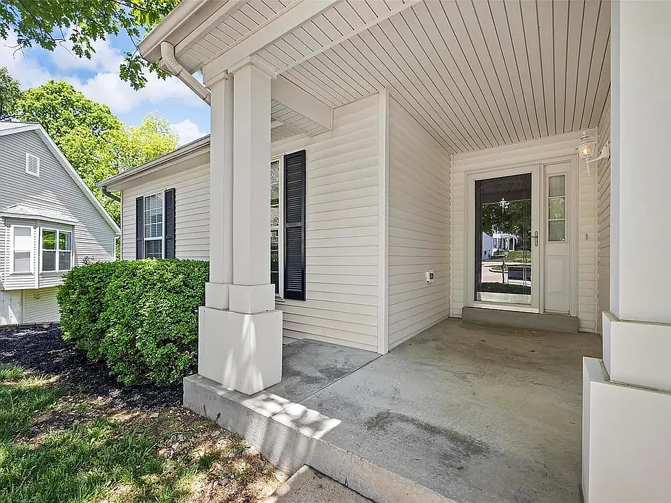 4 bed, 3434 sqft, $4,195 — Photo 4