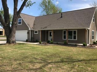 505 Charlotte St, Gravette, AR 72736