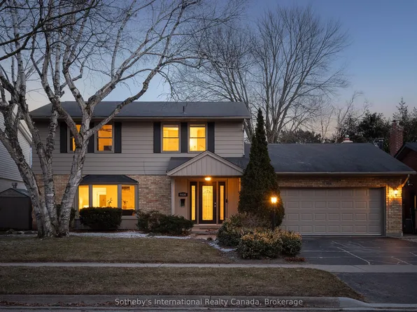 4456 Hawthorne Dr, Burlington, ON L7L 1G5