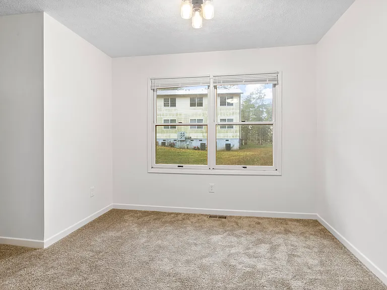 1 Rosecrest St #1D — Photo 16