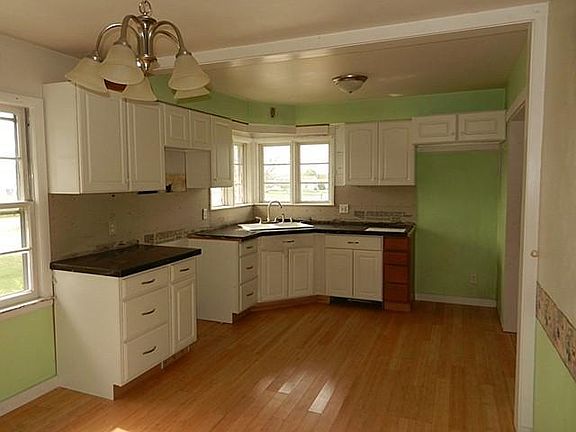 4th image of 11709 Greenly St