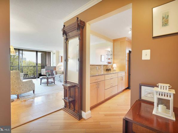 118 Monroe St APT 510, Rockville, MD 20850