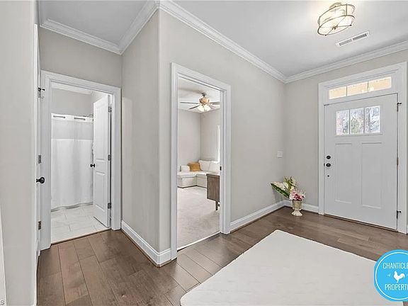 2nd image of 306 Lamplighter Cir #1