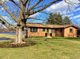 4138 W Lake Shore Dr, Wonder Lake, IL 60097