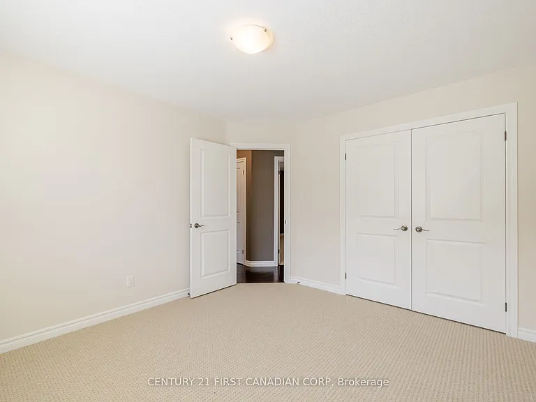 1690 Beaverbrook Ave — Photo 25